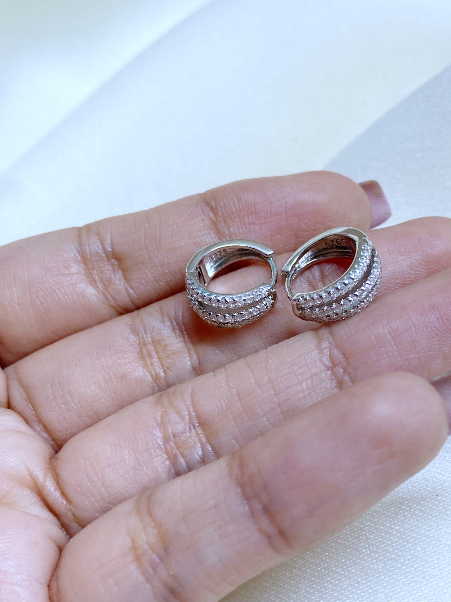 Mini argollitas con circonias