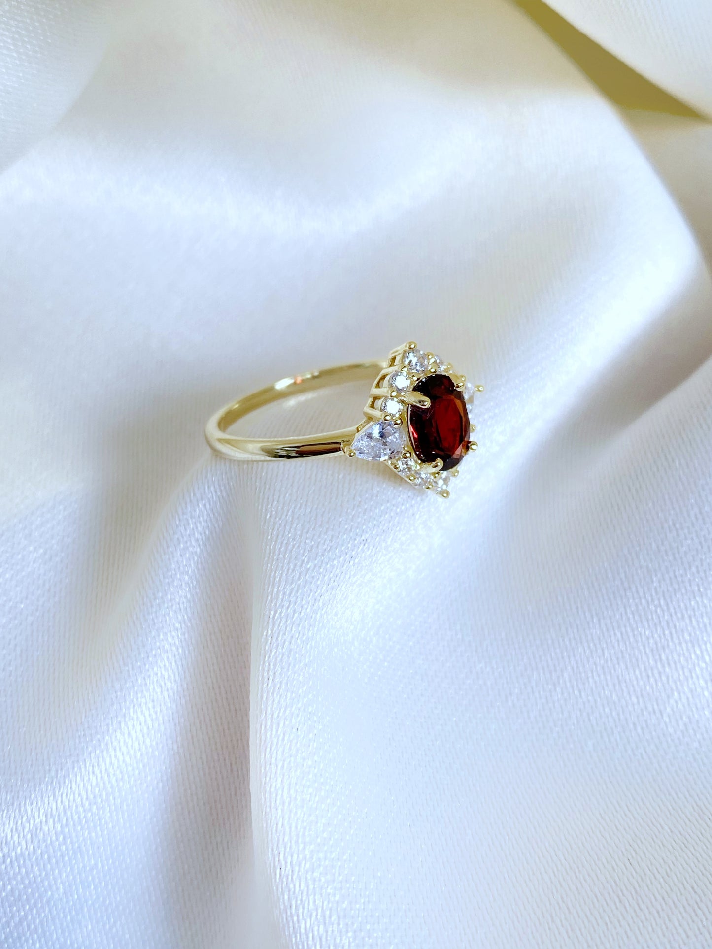 Anillo Reina Escarlata
