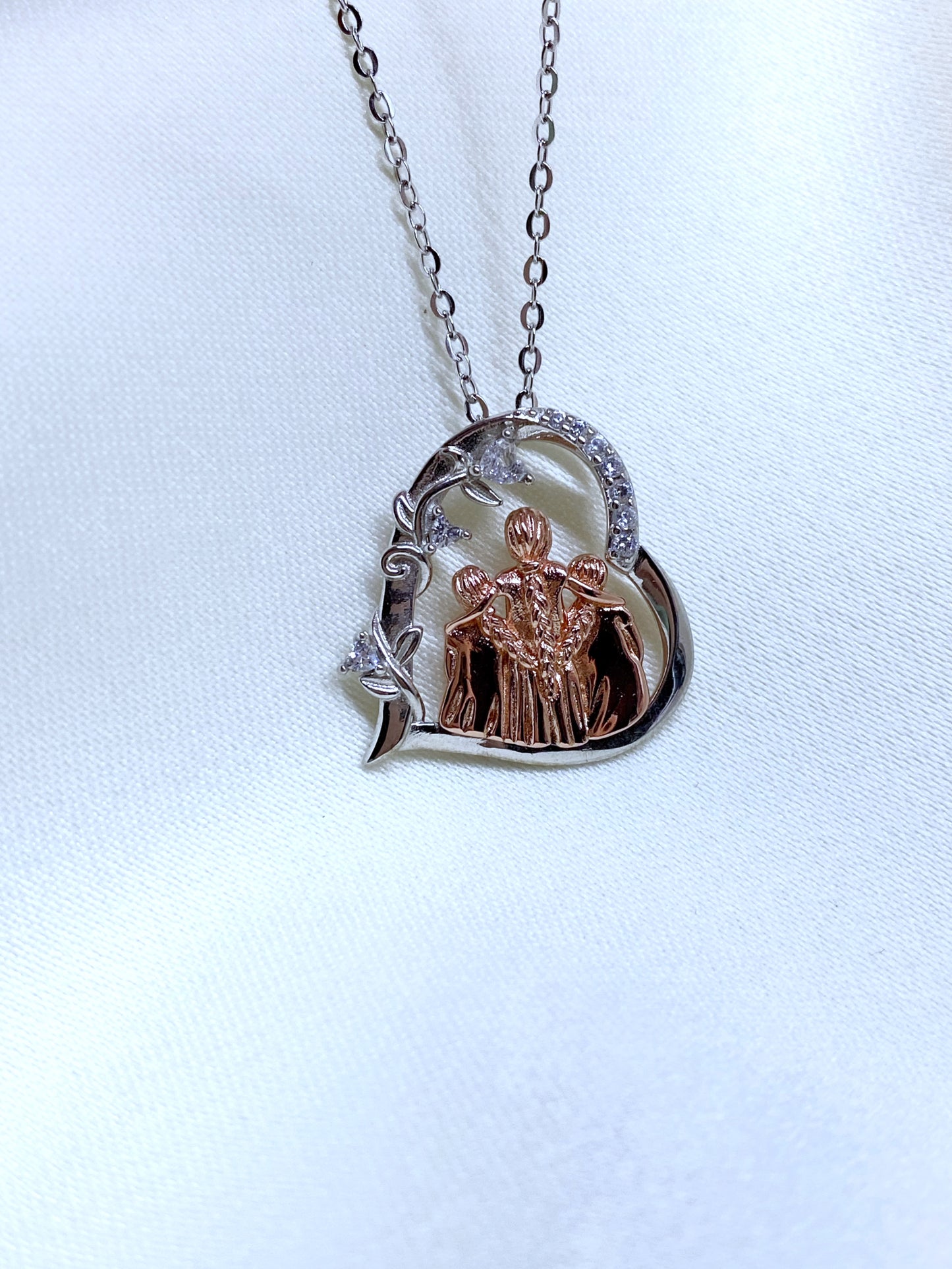 Cadenita con dije mamá e hijas