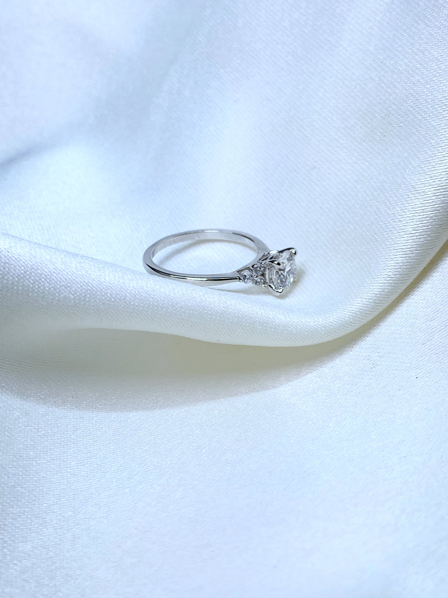 Anillo Alina