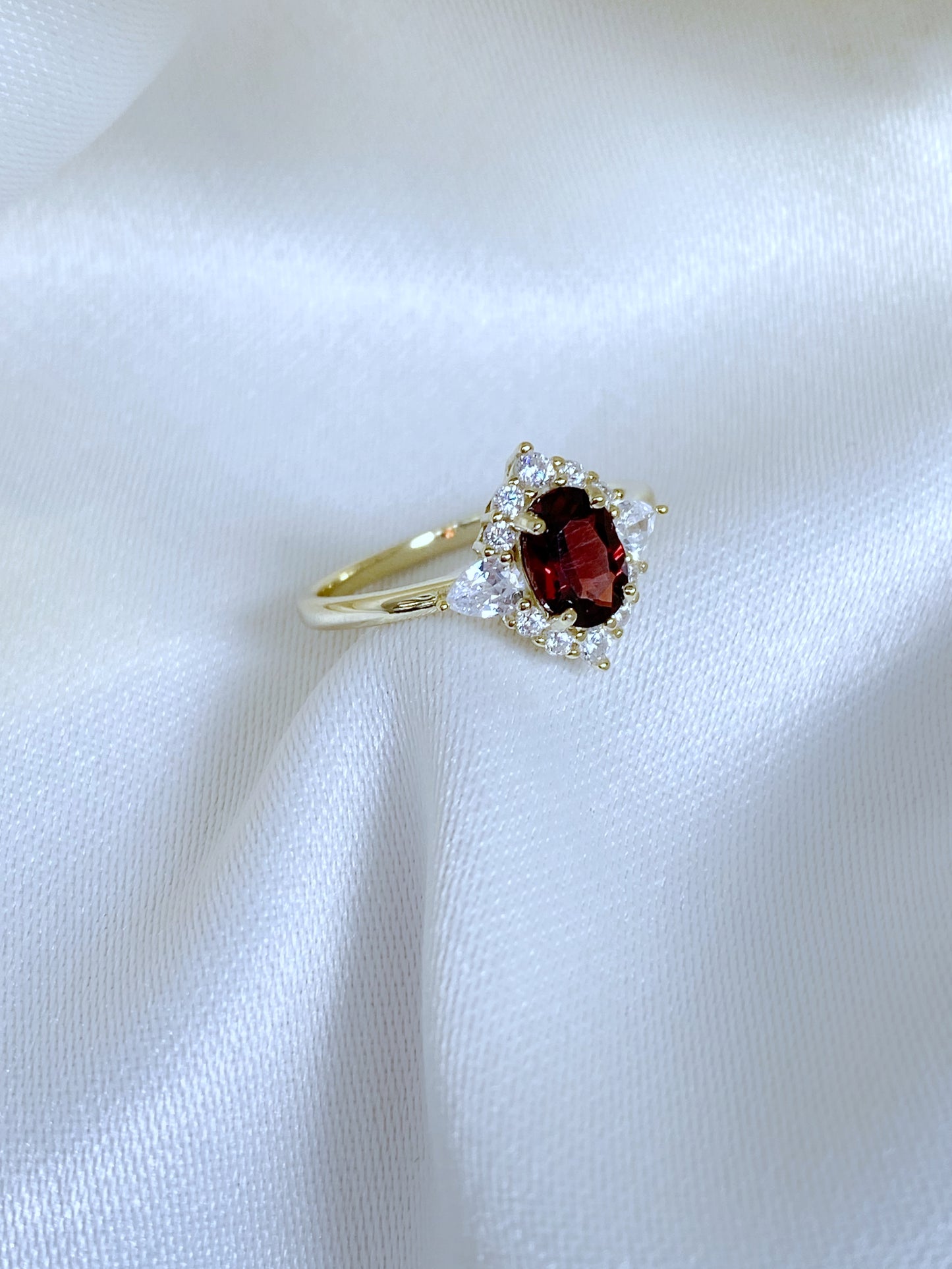Anillo Reina Escarlata