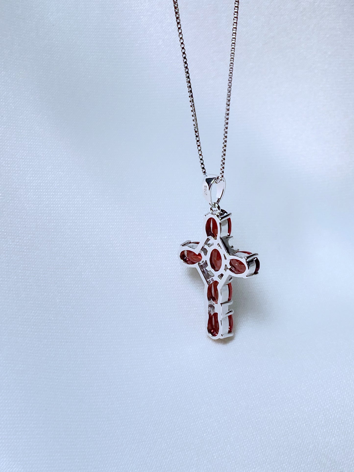 Cadenita Cruz Granate