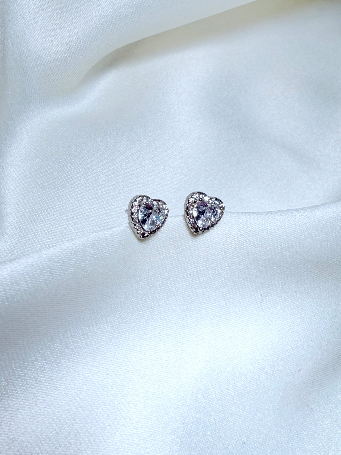 Aretes Amore