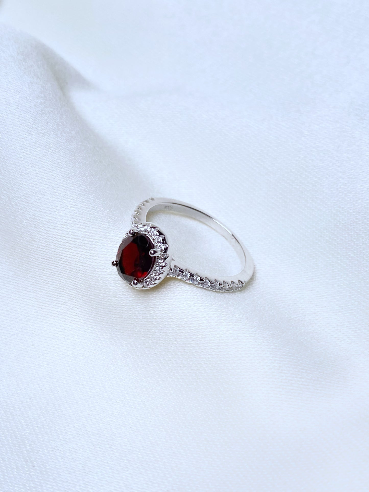 Anillo Hechizo Granate