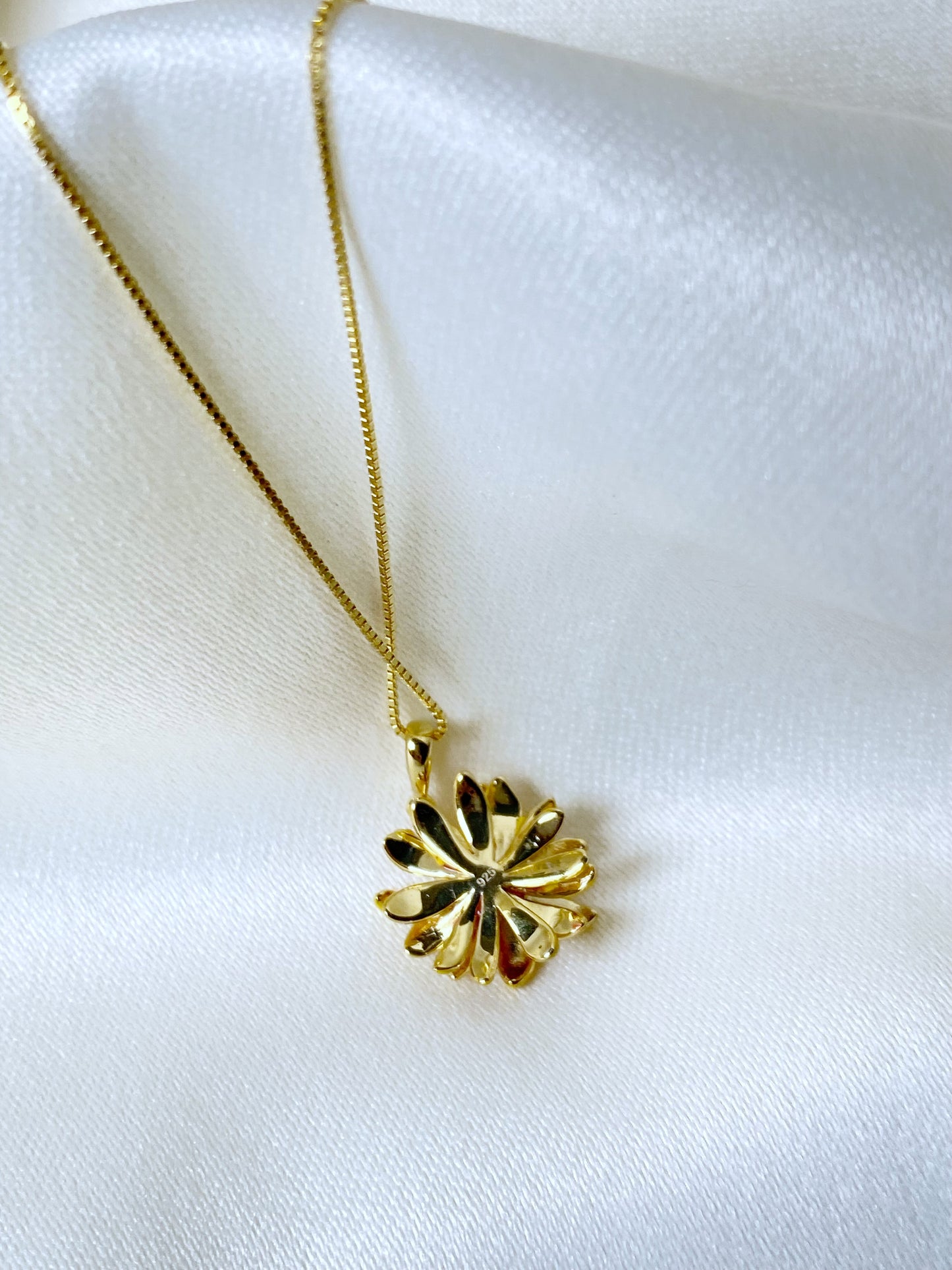 Cadenita flor amarilla
