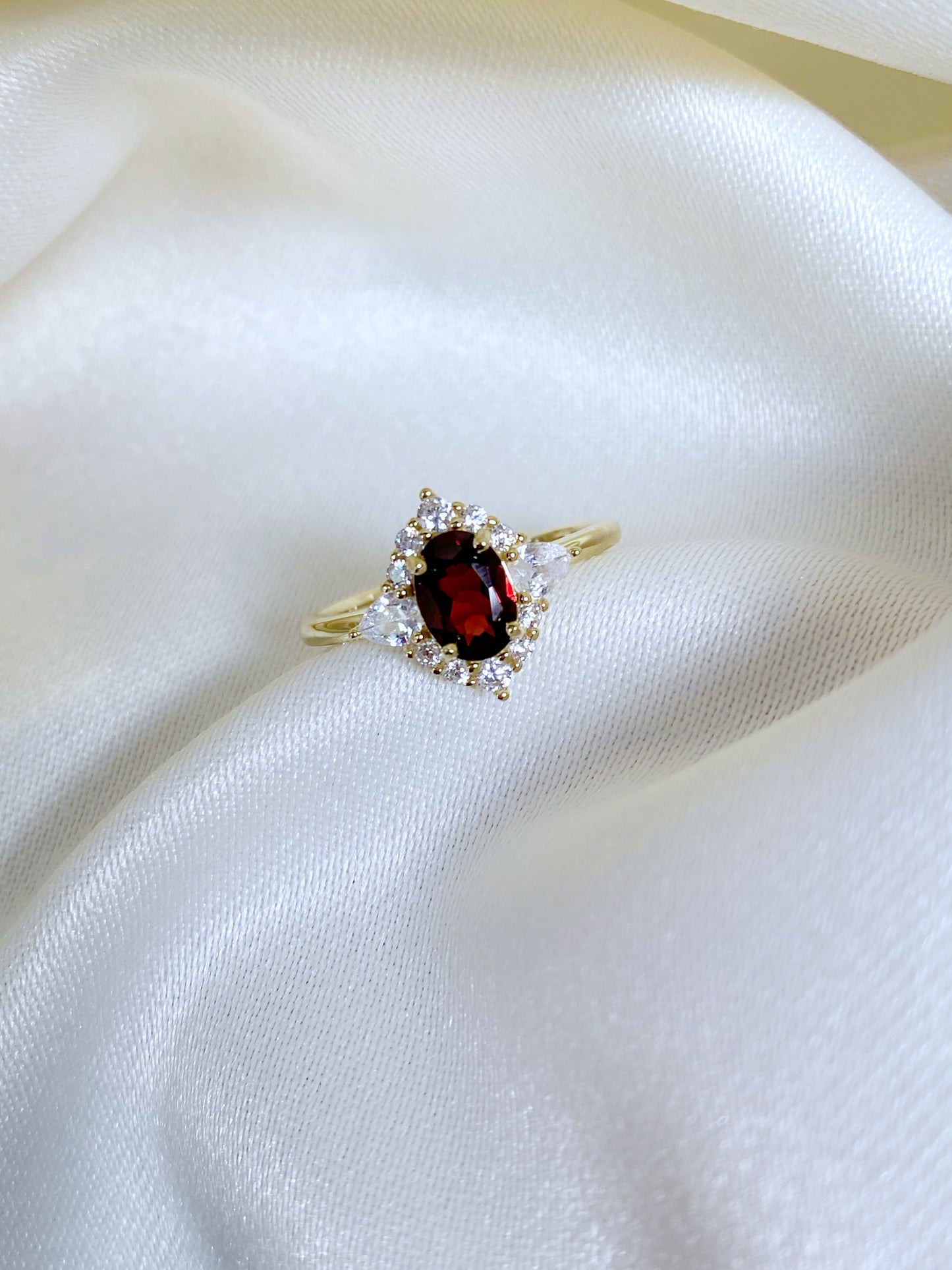Anillo Reina Escarlata