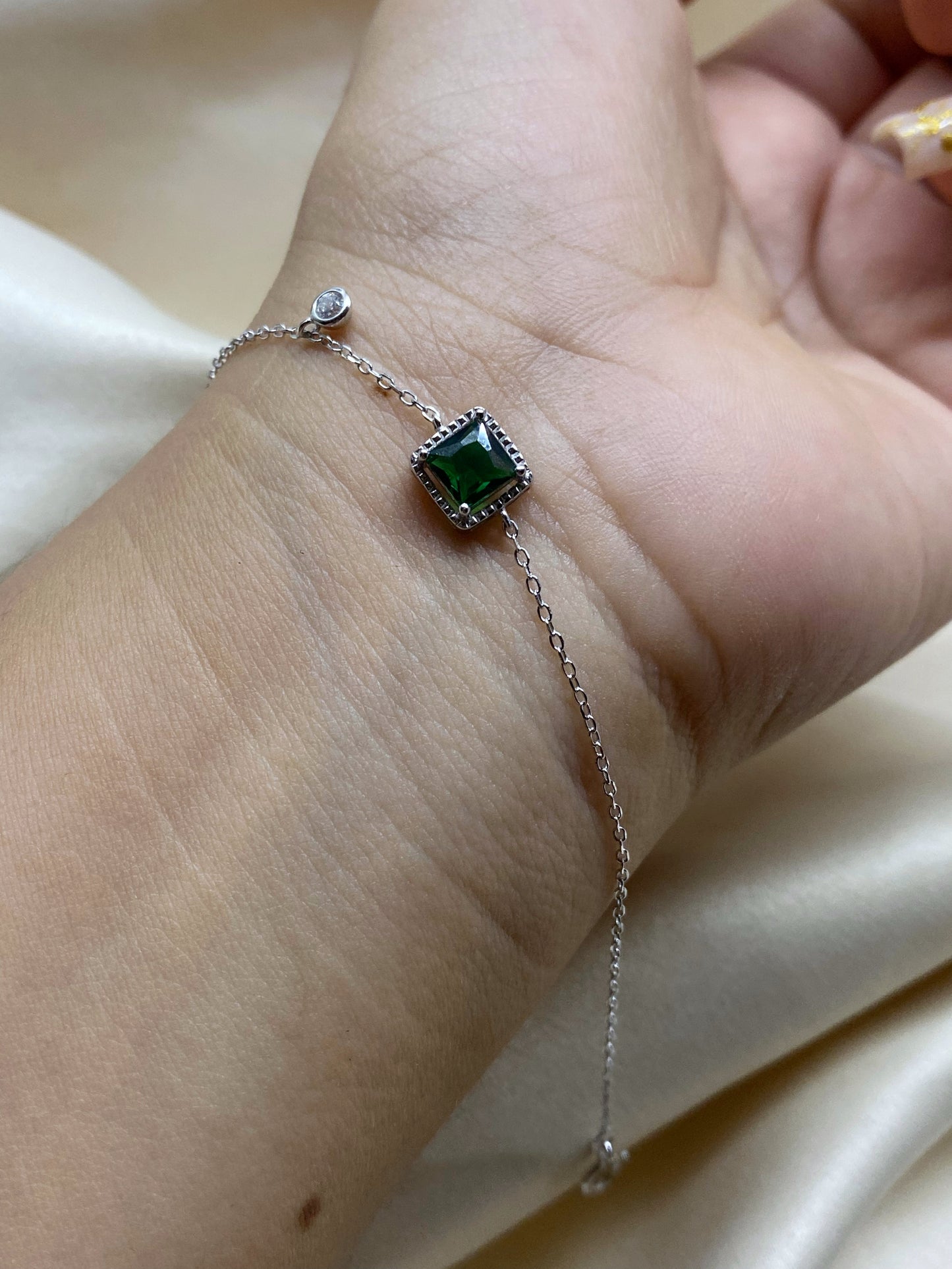 Pulserita Circonia rectangular verde