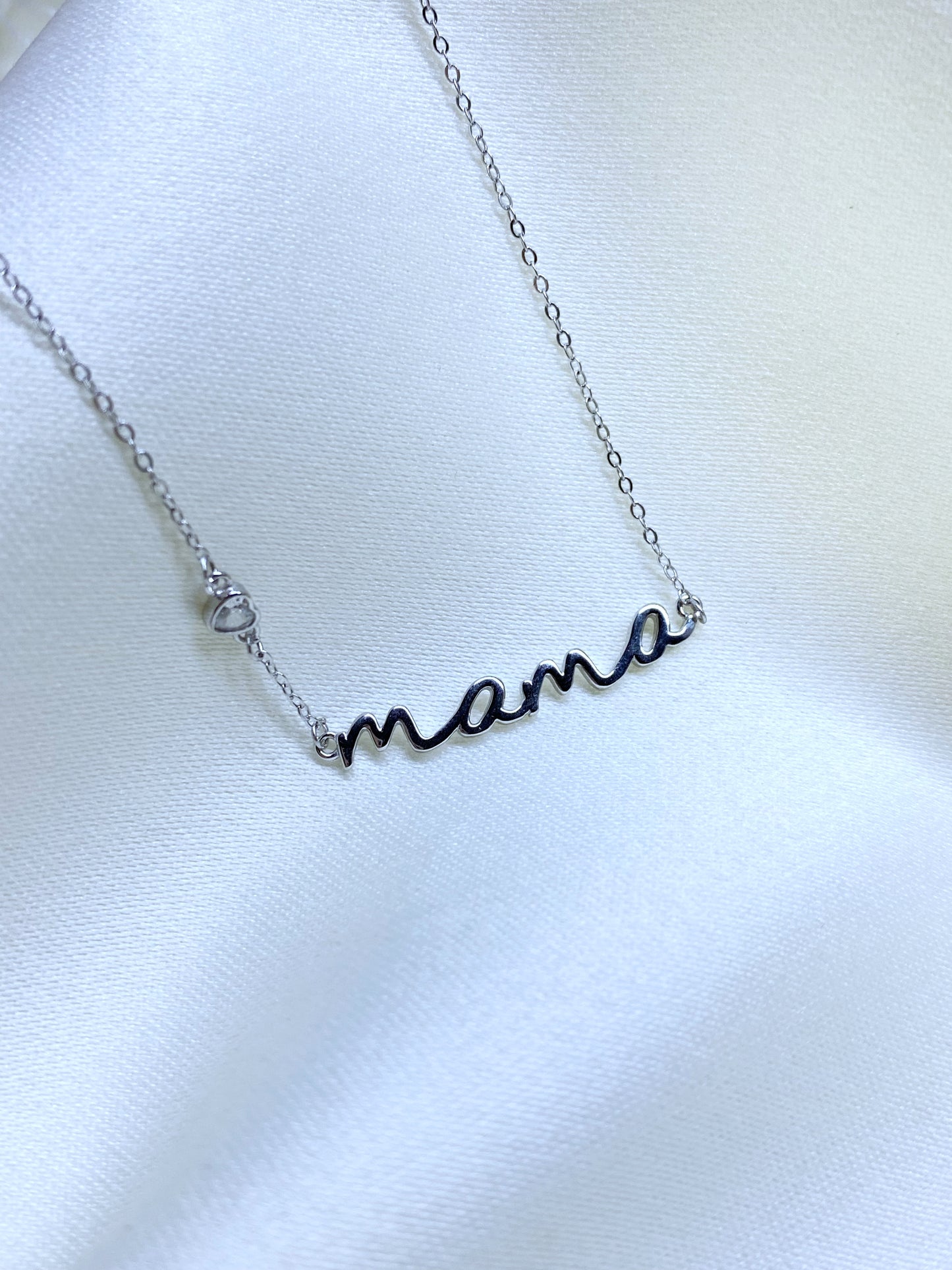 Cadenita “mamá”