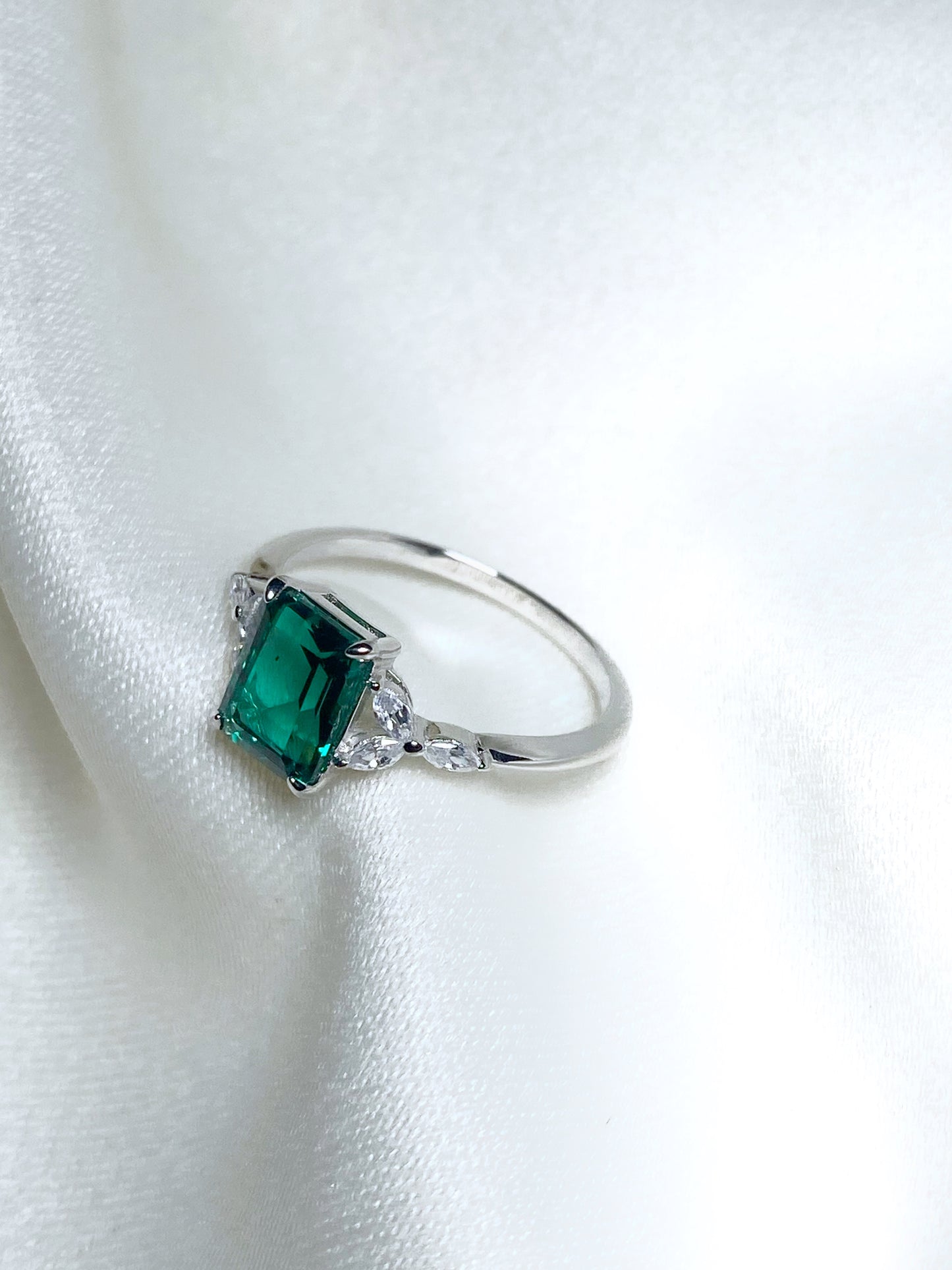 Anillo Valentina Green