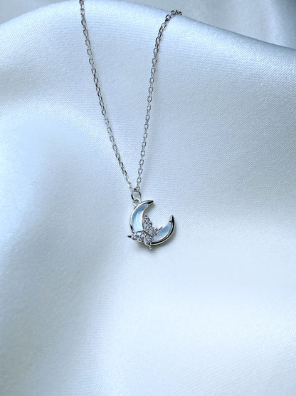 Cadenita Luna y mariposita